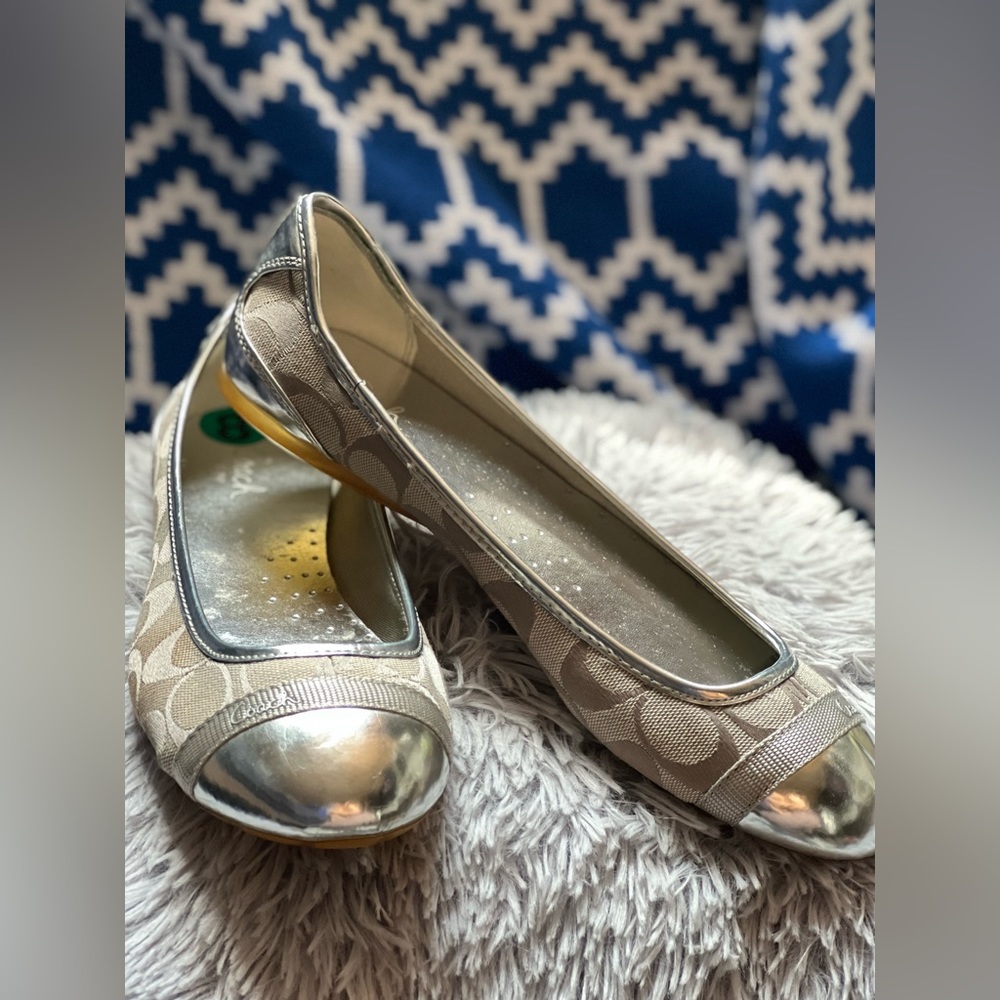 Coach flats
